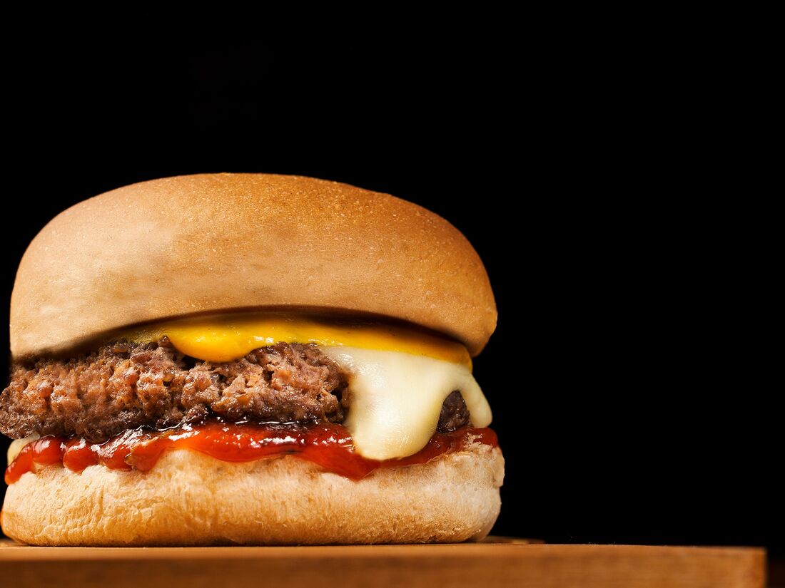 Brandrot Classic Burger mit Cheddar